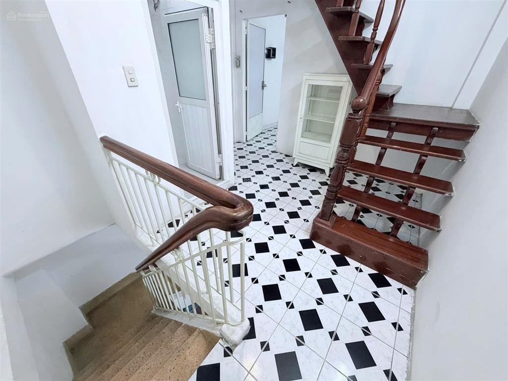 Bán nhà bùi thế mỹ p.10 tân bình 3 tầng 30m2 3pn 3wc 5t tl