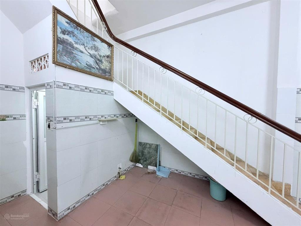 Bán nhà bùi thế mỹ p.10 tân bình 3 tầng 30m2 3pn 3wc 5t tl