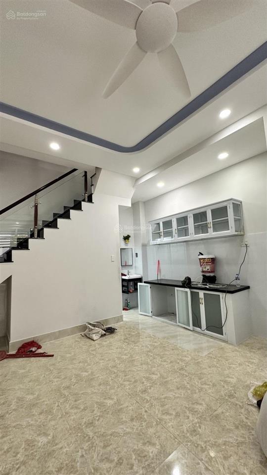 Bán nhà trần văn quang phường bảy hiền tân bình sau 1 căn mặt tiền 2 tầng 42m2 5.89t tl