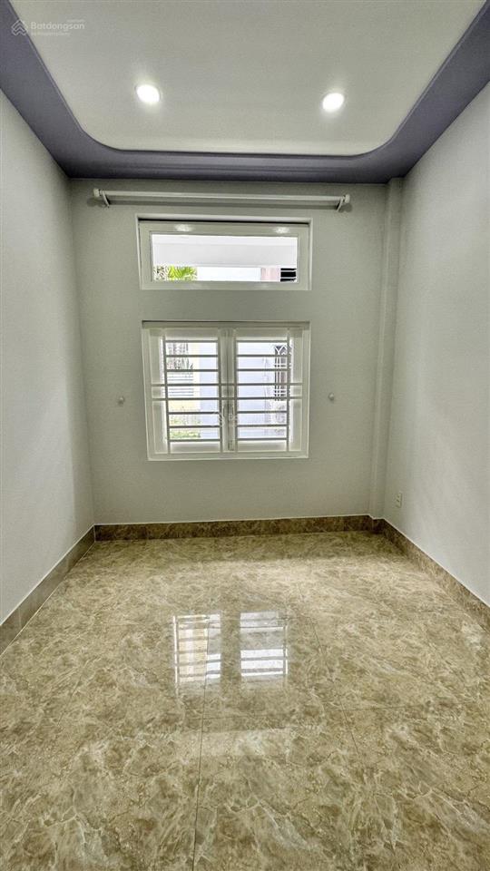 Bán nhà trần văn quang phường bảy hiền tân bình sau 1 căn mặt tiền 2 tầng 42m2 5.89t tl