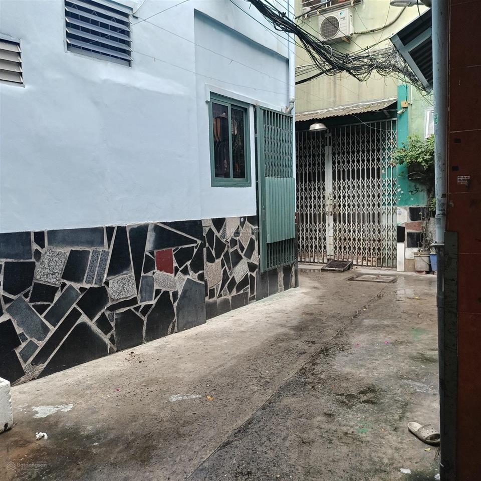 Bán nhà hồng lạc  p.11  tân bình  gần chung cư bàu cát  3 tầng  20m2  4.25t tl