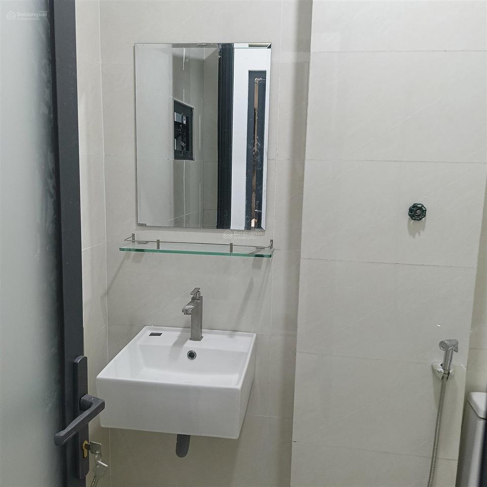 Bán nhà hồng lạc  p.11  tân bình  gần chung cư bàu cát  3 tầng  20m2  4.25t tl