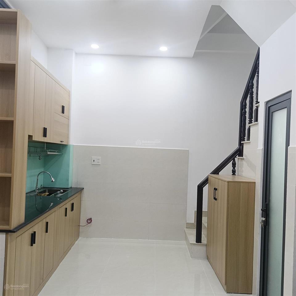 Bán nhà hồng lạc  p.11  tân bình  gần chung cư bàu cát  3 tầng  20m2  4.25t tl