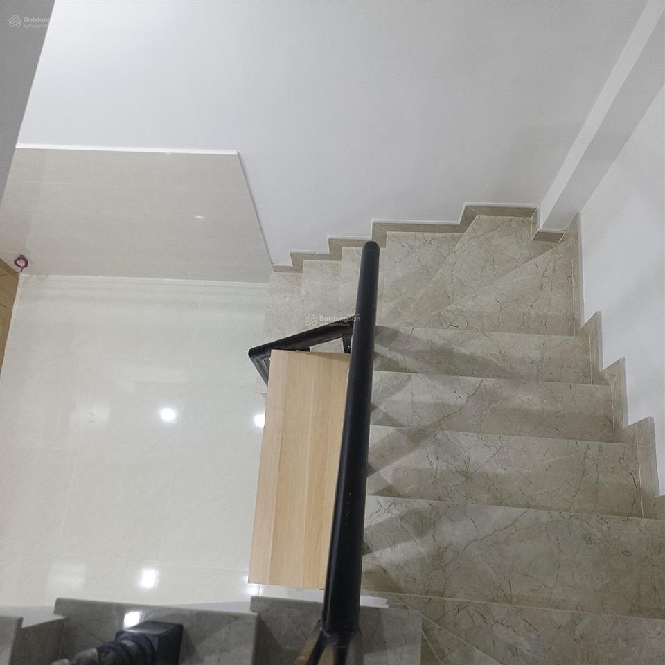 Bán nhà hồng lạc  p.11  tân bình  gần chung cư bàu cát  3 tầng  20m2  4.25t tl