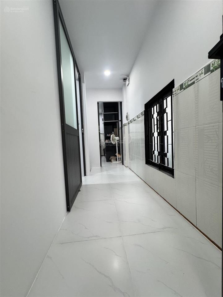Bán nhà hòa bình phường hòa bình q. 11 hẻm thông lạc long quân 2 tầng 44m2  5.1t tl