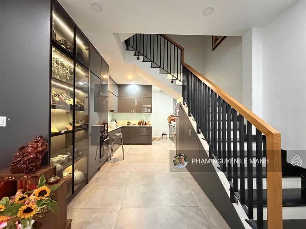 Bán nhà bùi thị xuân p.3 tân bình giáp phú nhuận gần lê văn sỹ 4 tầng 52.5m2  7.6t tl
