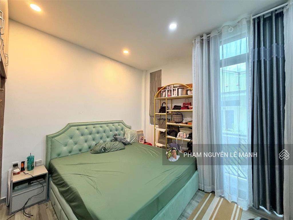 Bán nhà bùi thị xuân p.3 tân bình giáp phú nhuận gần lê văn sỹ 4 tầng 52.5m2  7.6t tl