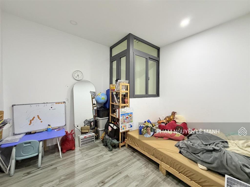 Bán nhà bùi thị xuân p.3 tân bình giáp phú nhuận gần lê văn sỹ 4 tầng 52.5m2  7.6t tl