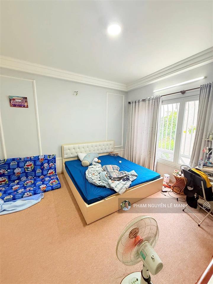 Bán nhà đất thánh p.6 tân bình hxh, 1 căn ra mặt tiền 4 tầng 68m2 (9.5m 7.2m) 13.98t tl
