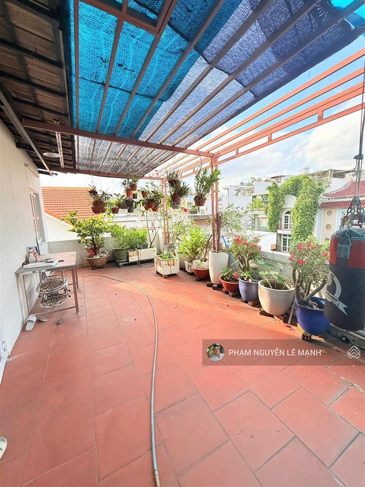 Bán nhà đất thánh p.6 tân bình hxh, 1 căn ra mặt tiền 4 tầng 68m2 (9.5m 7.2m) 13.98t tl