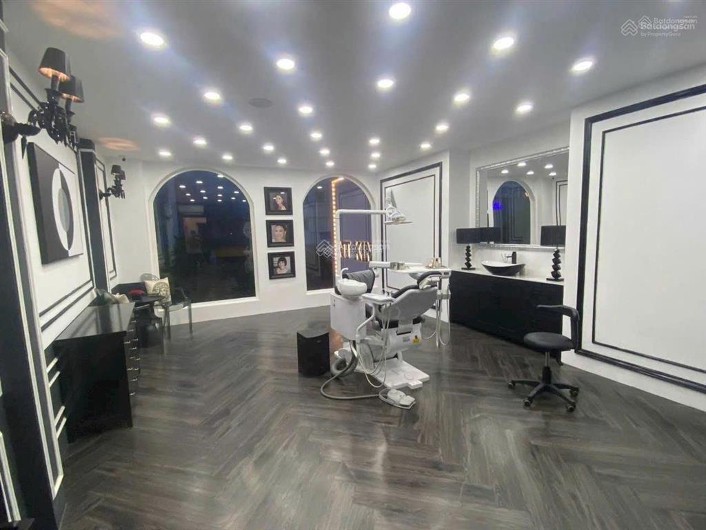 Rẻ nhất mặt tiền nguyễn văn trỗi, 6,15 x 20m, 6 lầu thang máy, thuê 77 triệu/tháng, giá chỉ 34 tỷ