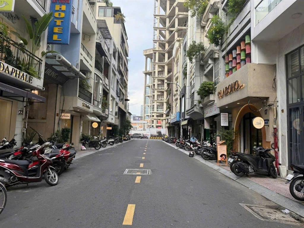 Trời ơi !! rẻ nhất chợ bến thành  mặt tiền bến thành maket 4 tầng khu bán kim cương  chỉ 40 tỷ