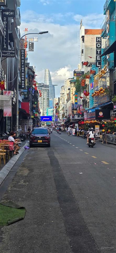 Khách sạn mặt tiền phố tây bùi viện  cách chợ bến thành 300m  8x20  hầm 9 tầng  110 tỷ