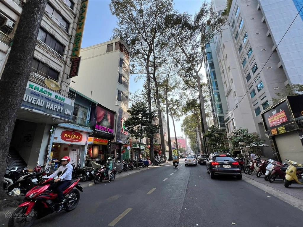 Khách sạn cửa bắc chợ bến thành  10 tầng  hd thuê 300 triệu/tháng  view cv lê văn tám  79 tỷ tl