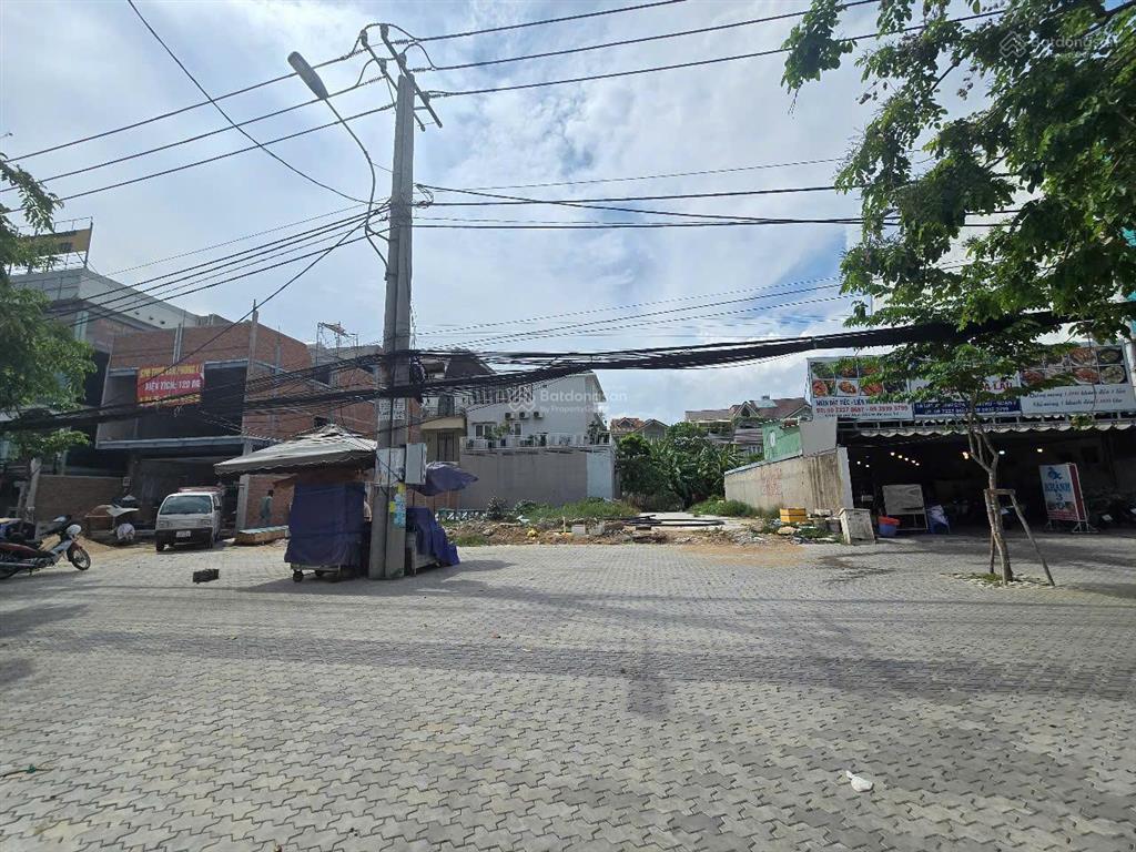 Giá đầu tư ngay metropole  khuôn đất mặt tiền lương định của 200m2  vỉa hè 10m  đoạn đẹp  85 tỷ