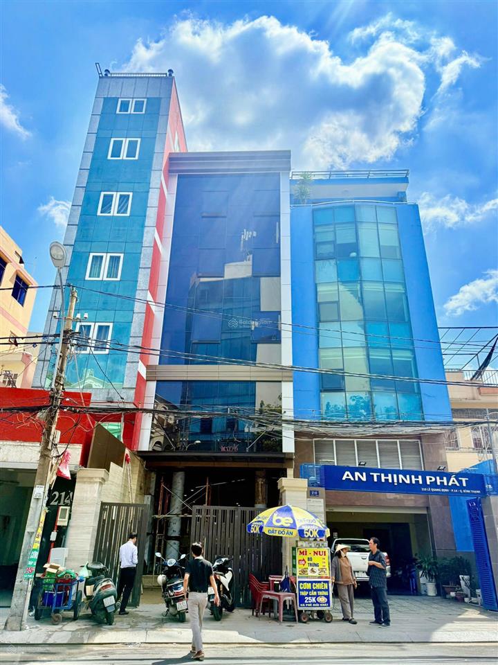 Giá đầu tư  bán gấp building 7 tầng mặt tiền lê quang định  dòng tiền 250 triệu/tháng  69 tỷ bán