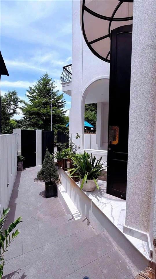 Biệt thự đảo kim cương q2 hồ bơi sân vườn 12x20m  238.1m2  hầm 4 tầng  nhà mới 100%  49 tỷ bán