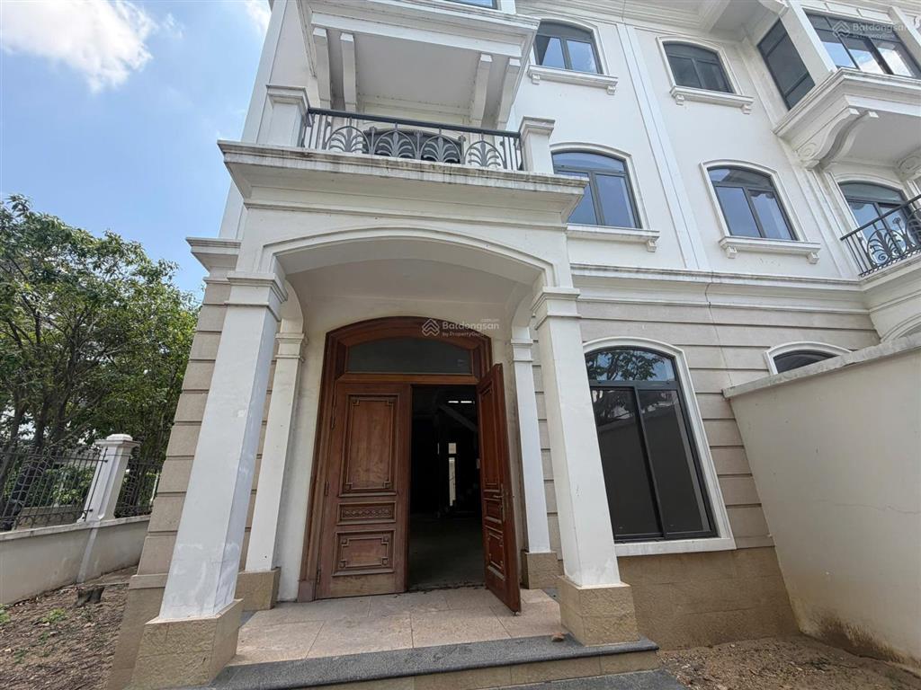Biệt thự góc 2 mặt tiền đảo kim cương  11x21m  3 tầng  nhà mới 100%  khu đẳng cấp  giá 42 tỷ