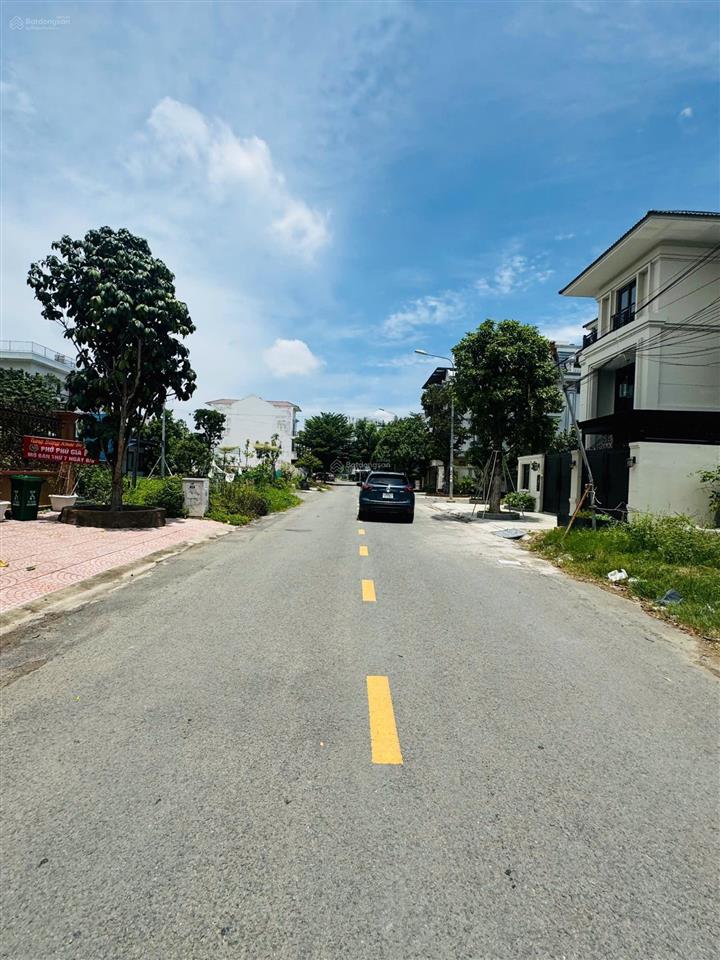 Quá rẻ, khuôn góc 2mt đông thủ thiêm, đối diện lakeview, giá phân nữa (15x15m) quá đẹp 0937 699 ***