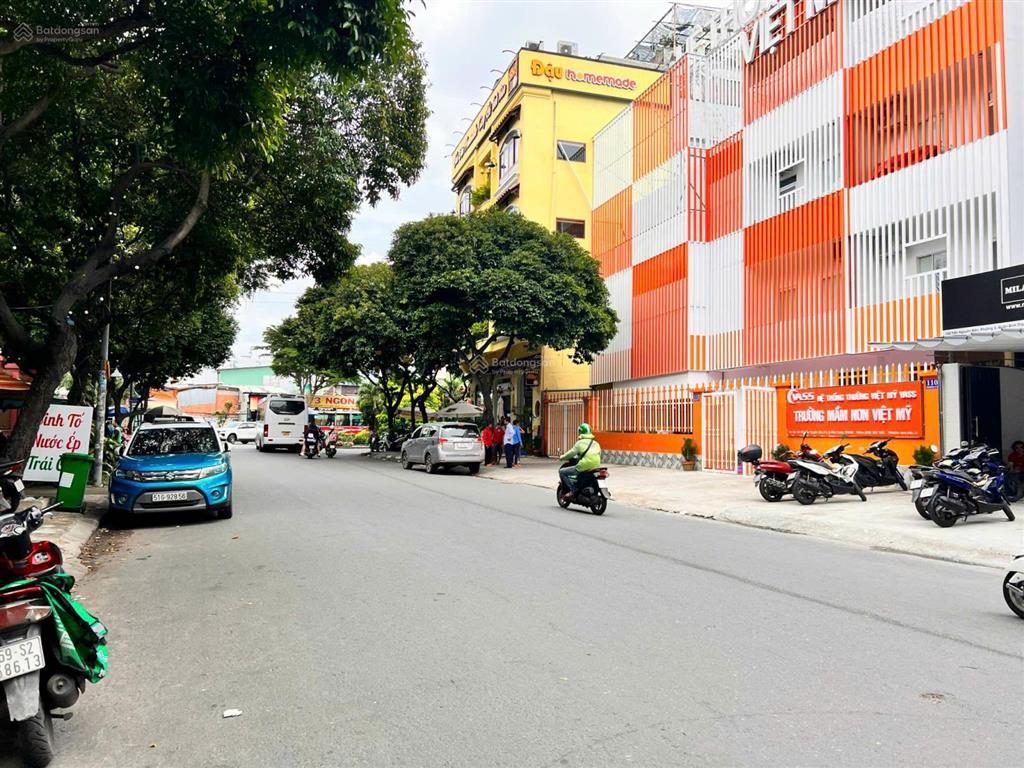 Giá đầu tư  chủ ngộp 50 tỷ  bán giá 52 tỷ  mặt tiền khu phan xích long 8x24m  ctxd hầm 7 tầng