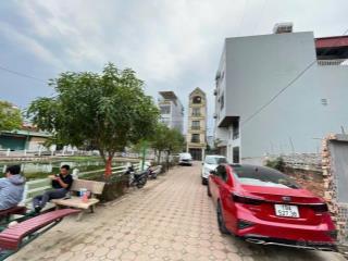 Lô góc, nở hậu, nhìn ra hồ nước tại phúc lợi, long biên (rất hiếm)