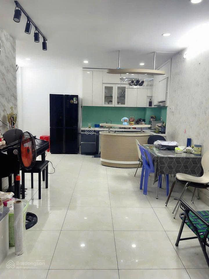 63/7 đinh công tráng, p.tân định q.1 gần chợ tân định  full nội thất cao cấp