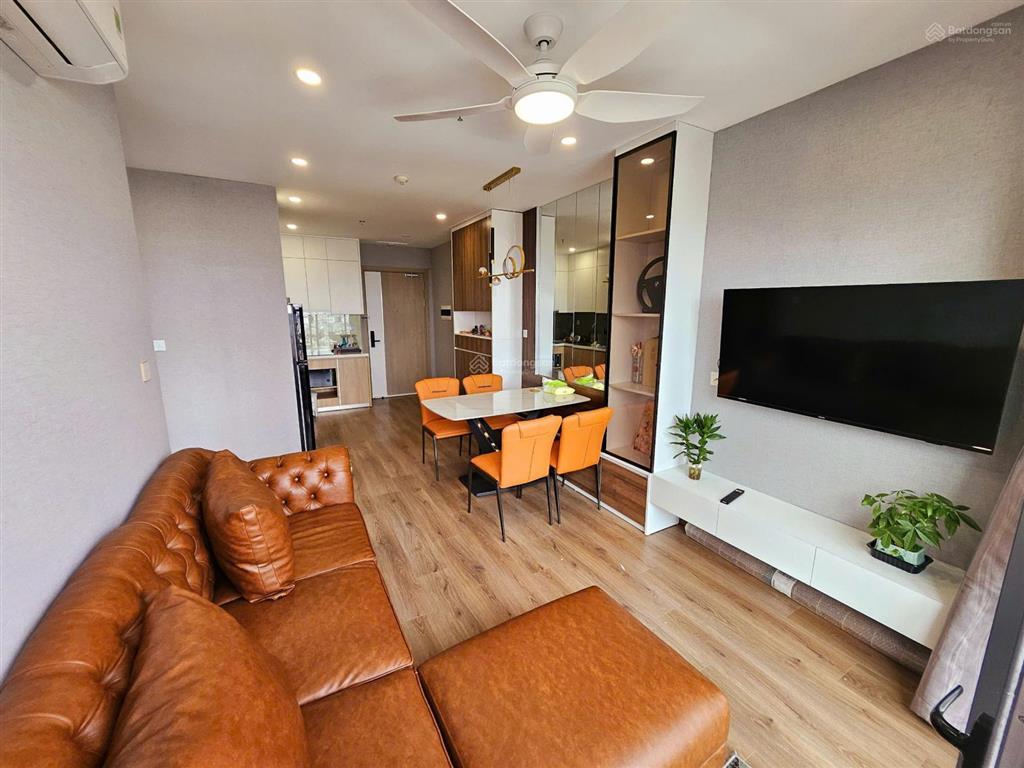 Bán cắt lỗ 300500 triệu căn 2pn 55m  3.25 tỷ, 2pn 63m  3.8 tỷ kđt vinhomes smart city