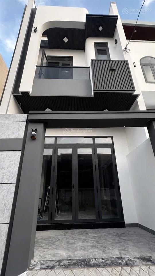 Bán nhà phường bửu hoà sát đường chính  đường xe hơi. giá chỉ 3 tỷ 680tr  tặng nội thất xịn