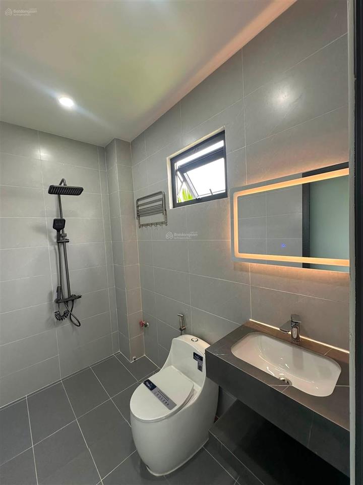 Bán nhà phường bửu hoà sát đường chính  đường xe hơi. giá chỉ 3 tỷ 680tr  tặng nội thất xịn