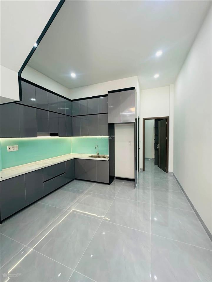 Bán nhà phường bửu hoà sát đường chính  đường xe hơi. giá chỉ 3 tỷ 680tr  tặng nội thất xịn