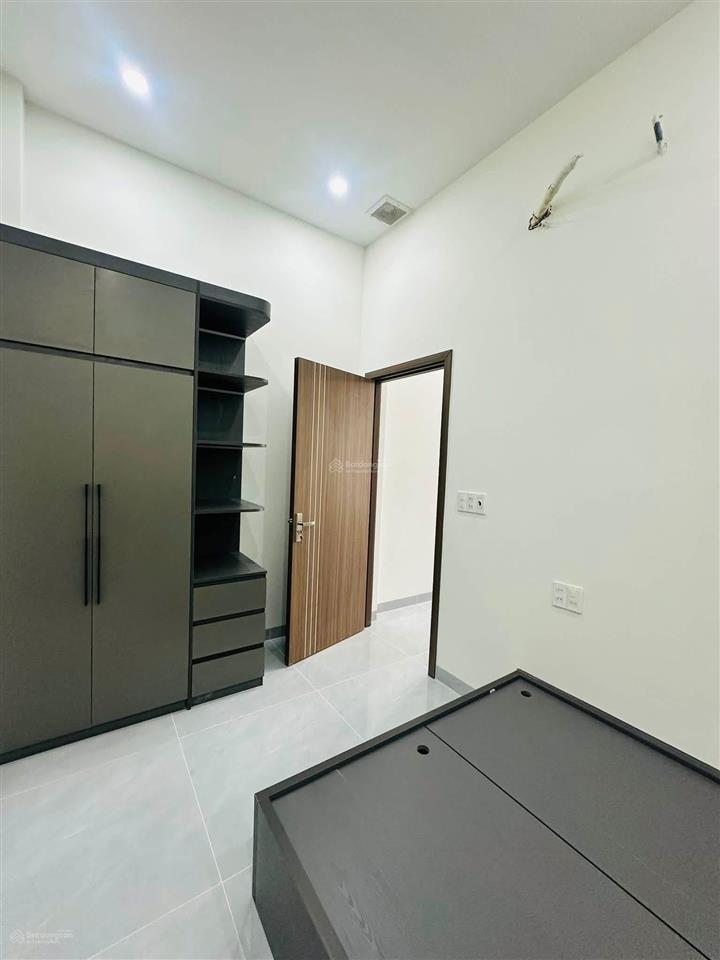 Bán nhà phường bửu hoà sát đường chính  đường xe hơi. giá chỉ 3 tỷ 680tr  tặng nội thất xịn