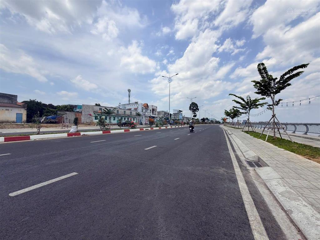 Bán nhà 1 trệt 1 lầu phường bửu long đường xe tải. chỉ 2 tỷ 500tr