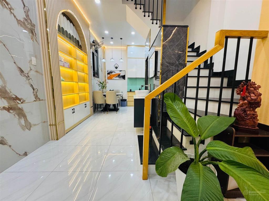 Chủ gộp lắm rồi  cần lắm bình oxy căn góc  4 tầng  xe tải thông