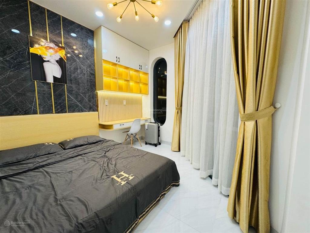Chủ gộp lắm rồi  cần lắm bình oxy căn góc  4 tầng  xe tải thông