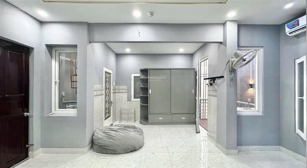 Dt to ngang lớn hxh cách 1 căn ra mặt tiền sát sân bay dòng tiền 40tr/tháng