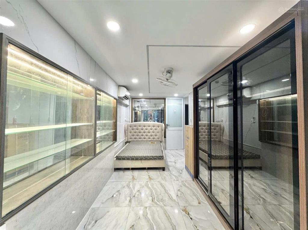 Dt to ngang lớn hxh cách 1 căn ra mặt tiền sát sân bay dòng tiền 40tr/tháng