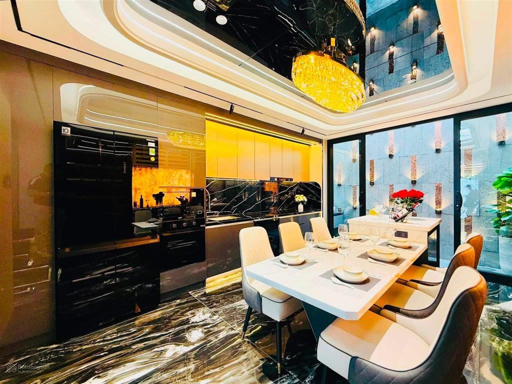 Siêu phẩm luxury nhà phố có thang máy đường xe hơi 6m ngay công viên làng hoa gò vấp