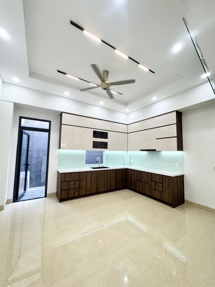 Bán nhà 4 tầng đường 359,  Phước Long B, Q9, Thủ Đức, TP HCM. DT 84m2, SH. Giá  9.7 tỷ