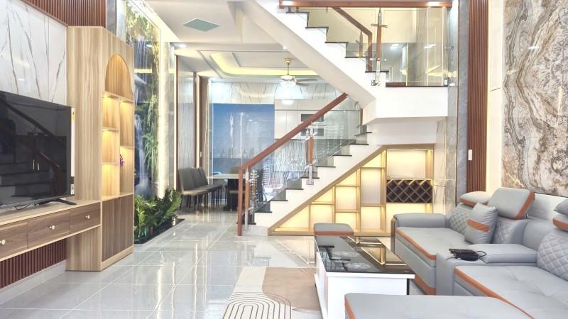 Bán nhà đường ĐT 43, Bình Chiểu, Thủ Đức, TP HCM. DT 52m2, 4 tầng, 4PN, sổ hồng riêng,