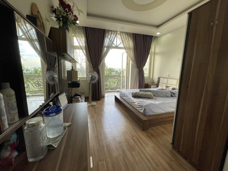Bán nhà đường số 11, Trường Thọ, Thủ Đức, TP HCM. DT 90m2, 4 tầng, SHR. Giá 15.3 tỷ.