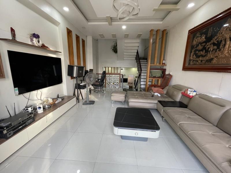 Bán nhà đường số 11, Trường Thọ, Thủ Đức, TP HCM. DT 90m2, 4 tầng, SHR. Giá 15.3 tỷ.