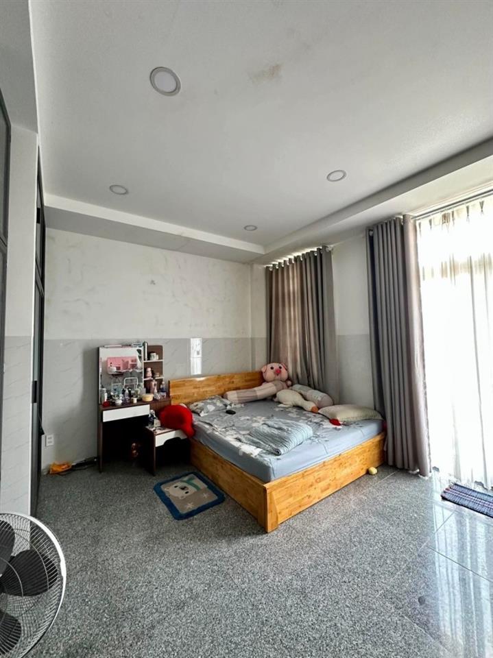 Bán nhà 3 tầng, 120m2,  đường Số 10, Linh Xuân, Thủ Đức, TP HCM,  sổ hồng riêng. Giá 7,38