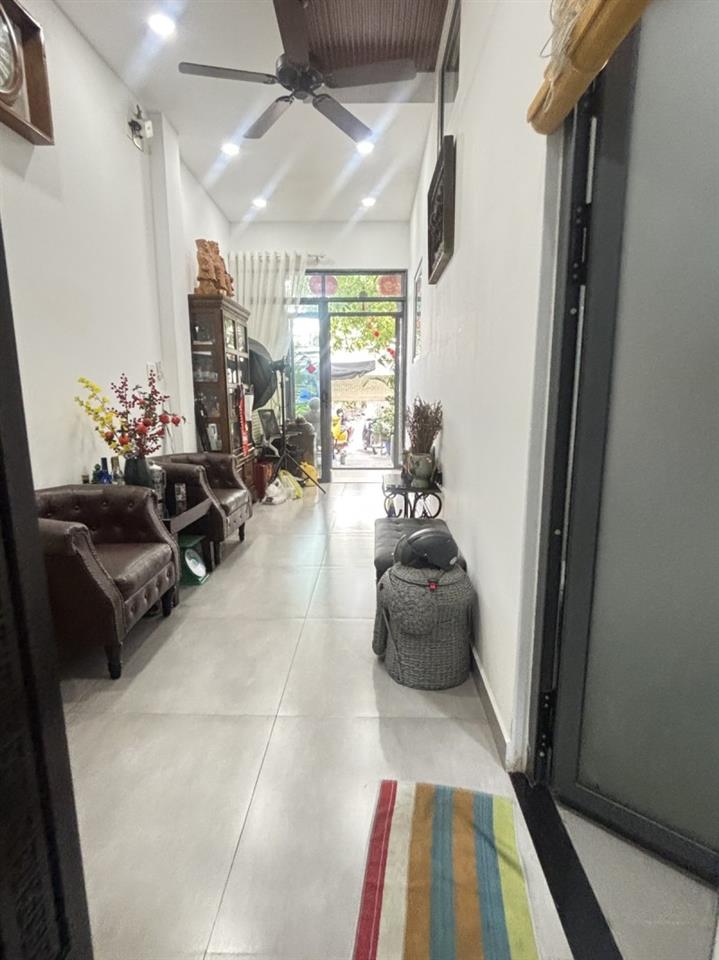 Bán nhà 4 tầng, 98m2, đường Số 4, Trường Thọ, Thủ Đức, TP HCM, sổ hồng riêng. Giá 9,85 tỷ.