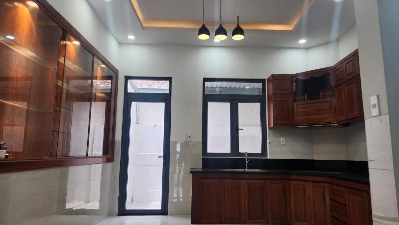 Bán nhà 3 tầng đường số 12, Hiệp Bình Phước, Thủ Đức, 84m2, 4PN, sổ hồng riêng, giá 6,78 