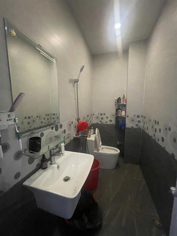 Bán nhà 104m2,  2 tầng, Quốc Lộ 13, Phường Hiệp Bình, Thủ Đức, TP HCM, SHR. Giá 6,88  tỷ.