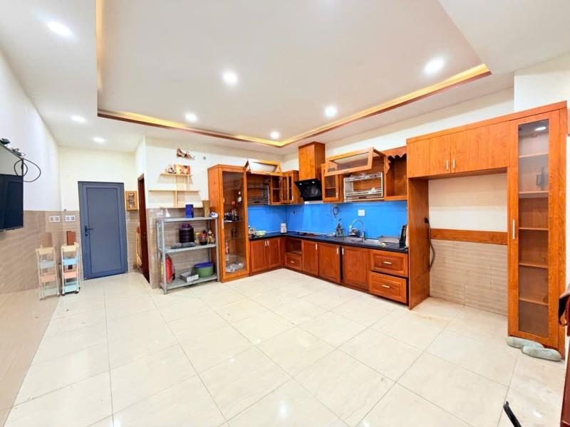 Bán nhà đường 822, Phú Hữu, Q9, Thủ Đức TP HCM. DT 125m2, 5 tầng, SHR. Giá 9,48 tỷ.