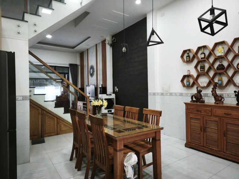 Bán nhà 3 tầng đường Số 11, Linh Xuân, Thủ Đức, TP HCM. DT 65m2, giá 6,88  tỷ, sổ hồng