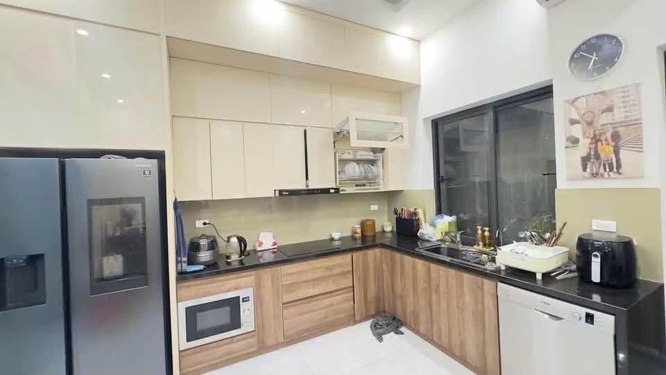 TÒA NHÀ LẠC TRUNG, HAI BÀ TRƯNG – PHÂN LÔ – Ô TÔ TRÁNH – GARA 7 CHỖ – 86M² – 6 TẦNG – MT