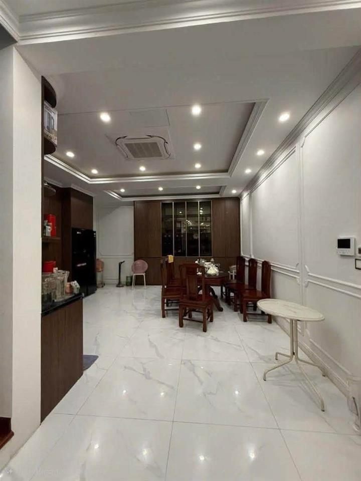 🔥 BIỆT THỰ LIỀN KỀ HOÀNG HOA THÁM – 104M² – 4 TẦNG – MT 5,5M – THANG MÁY – Ô TÔ ĐỖ CỬA –