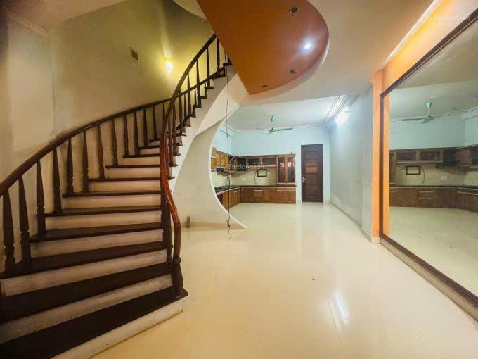 CHO THUÊ NHÀ LIỀN KỀ NGÕ 3XX HOÀNG QUỐC VIỆT – NGHĨA TÂN  50M² × 4 TẦNG  Ô TÔ VÀO NHÀ  20